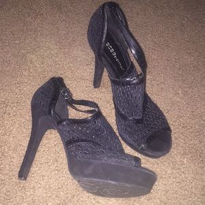 BCBG peep toe heels, gorgeous!!!!